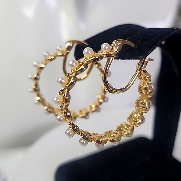 Gold Heart Hoop Link Earrings with Pearls - Picture 4 of 8
